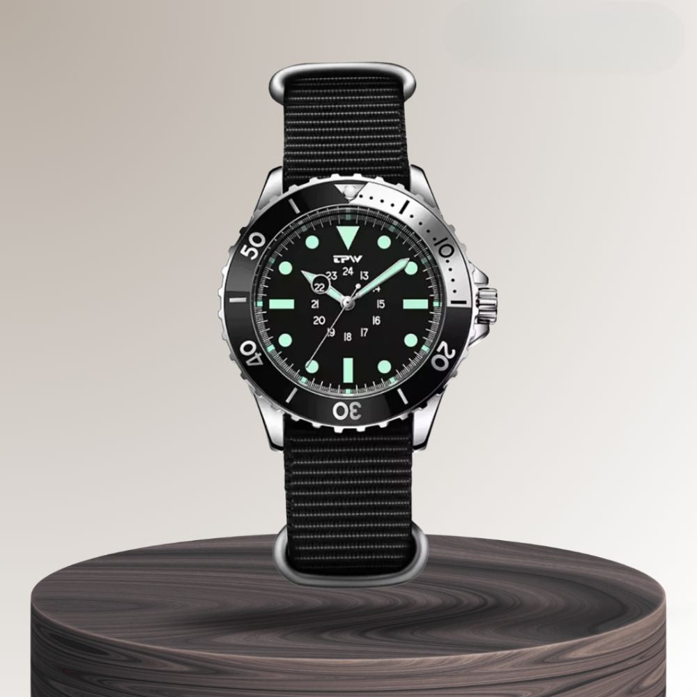 Robert | Classic Diver’s Watch with Luminous Markers