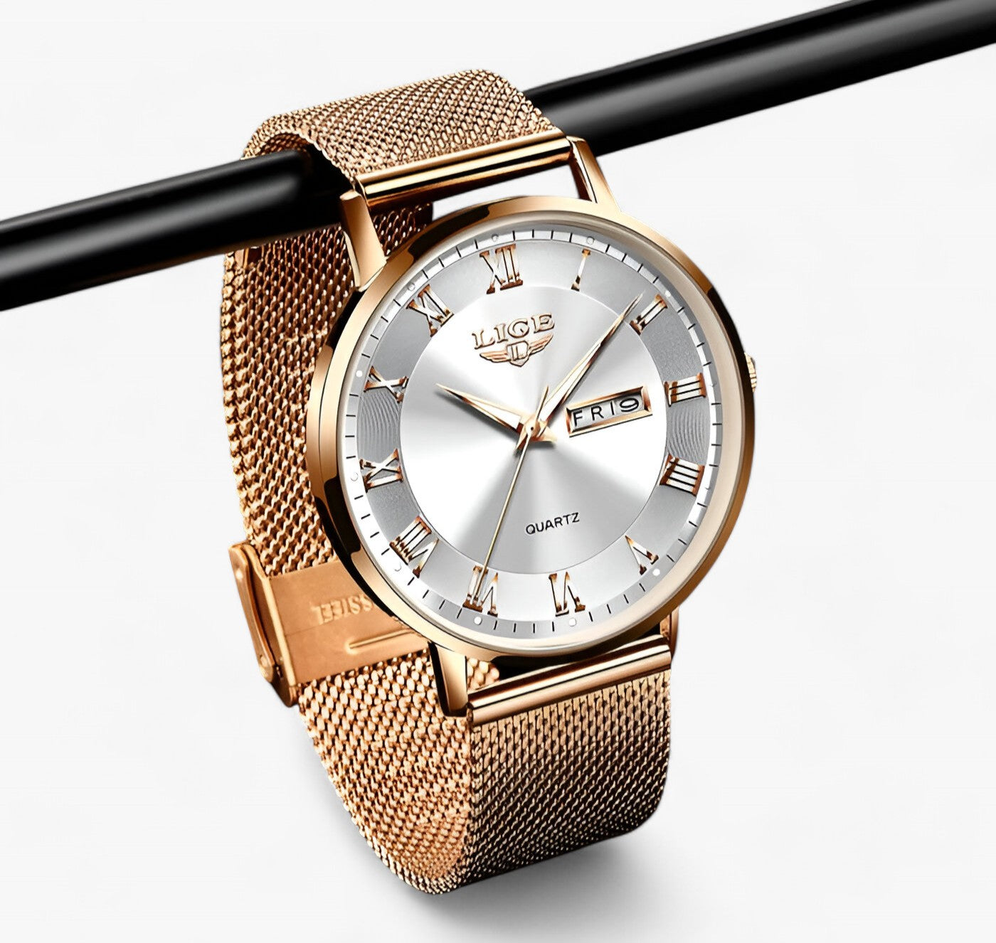 Elegant round steel mesh watch